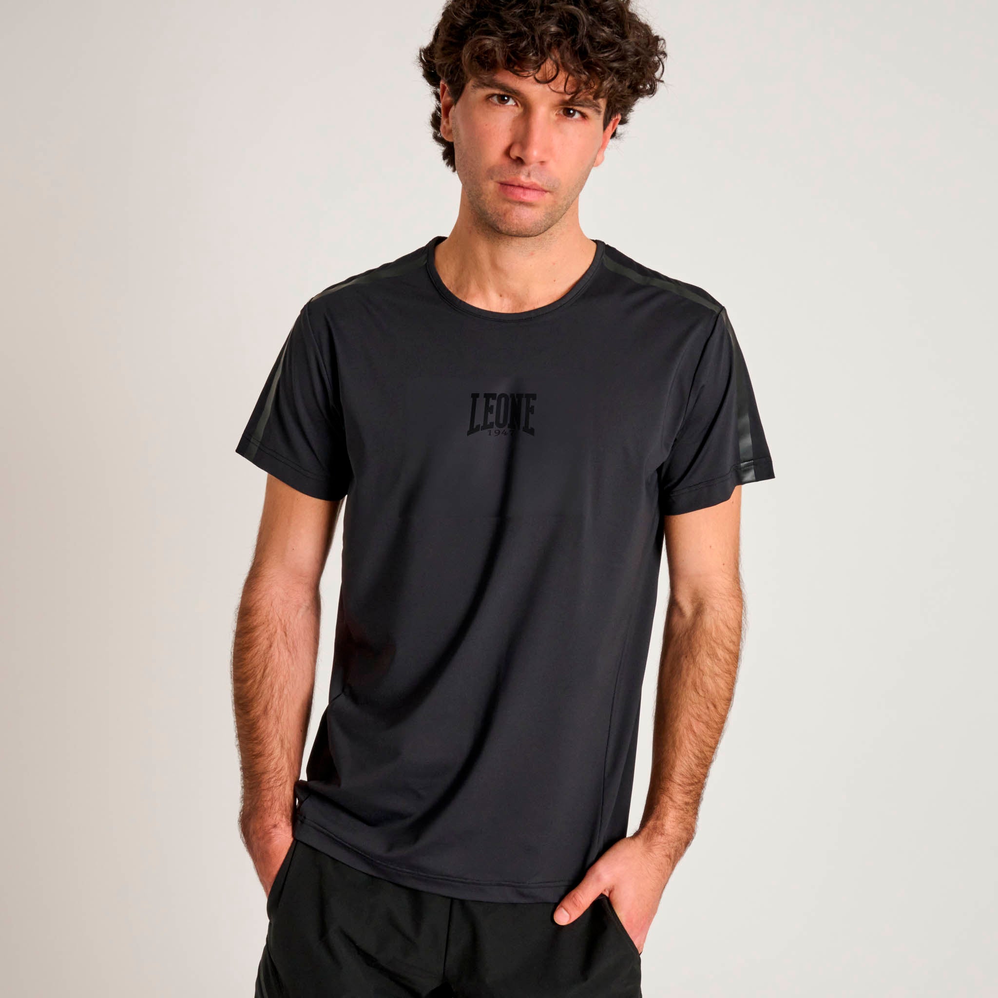 T-SHIRT BLACK LION