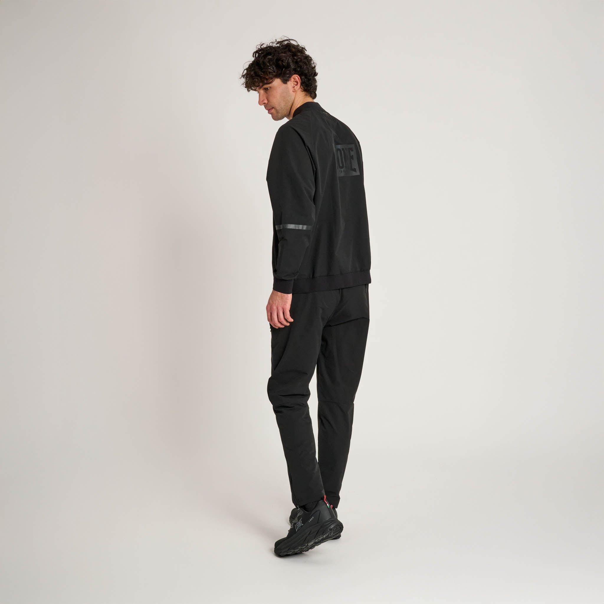 LIGHTWEIGHT BLACK LION TROUSERS