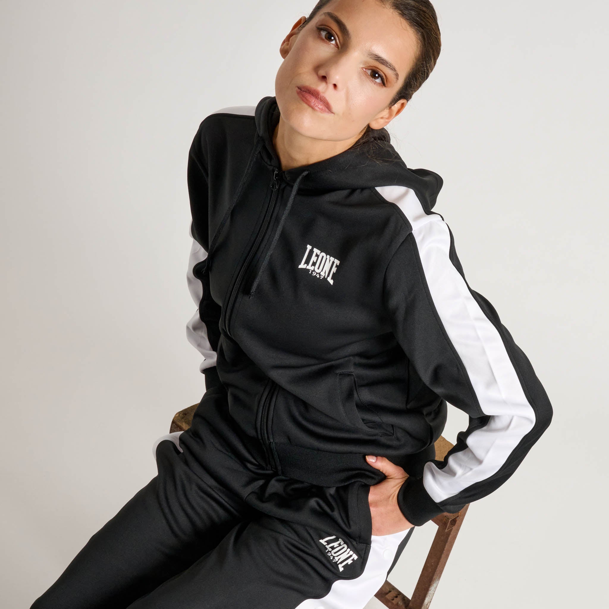 WOMAN FULL TRACKSUIT