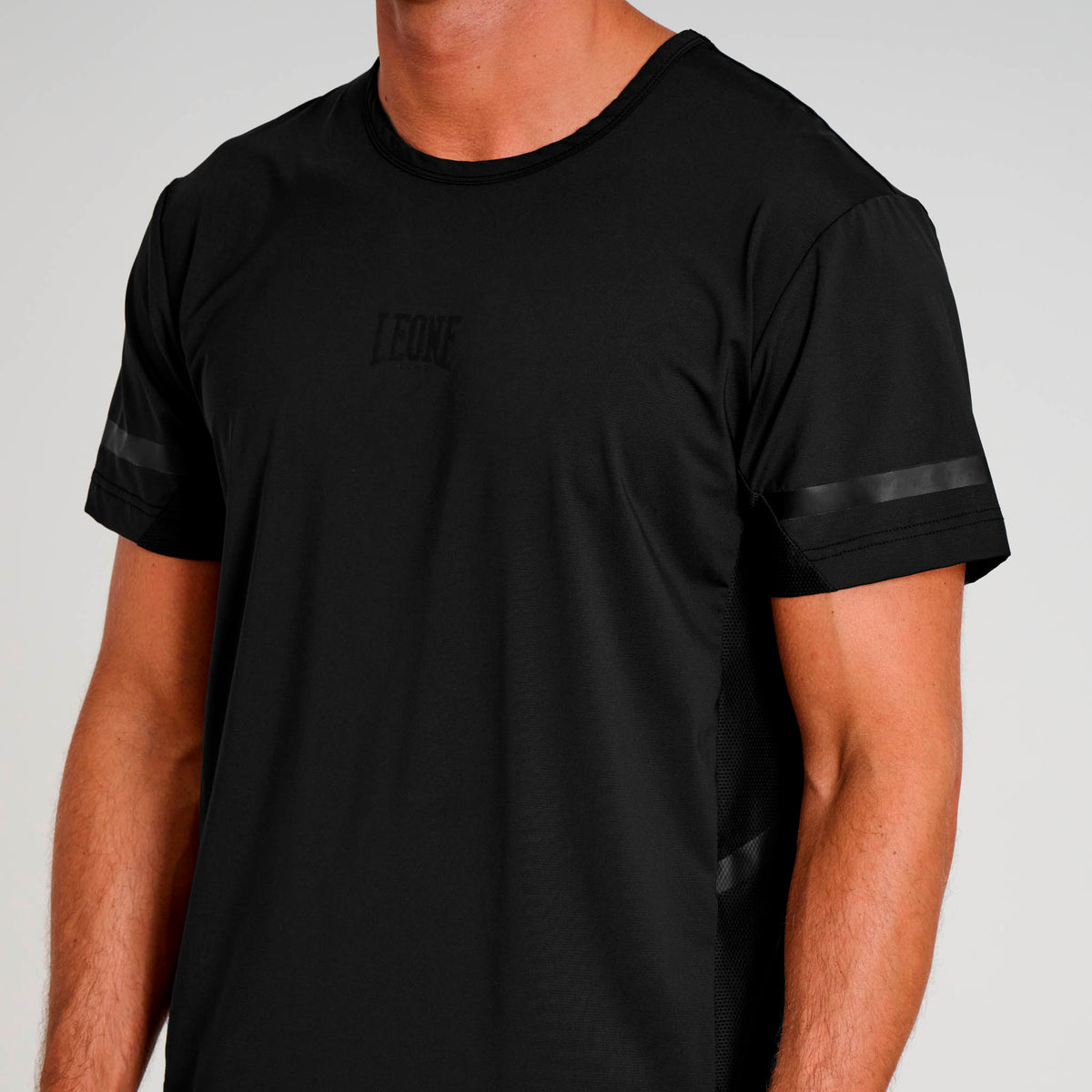 T-SHIRT BLACK LION
