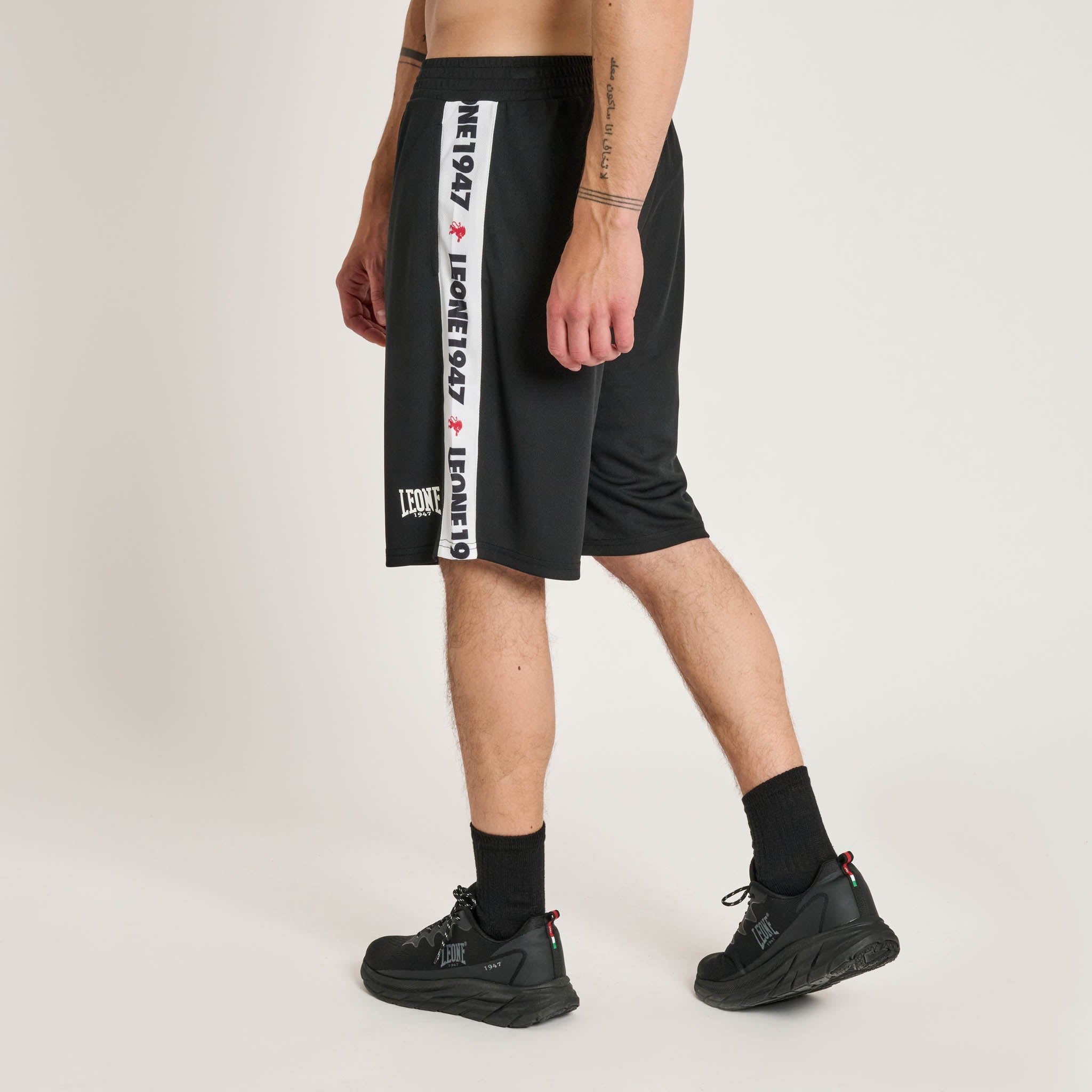 STRIPE 47 SHORTS