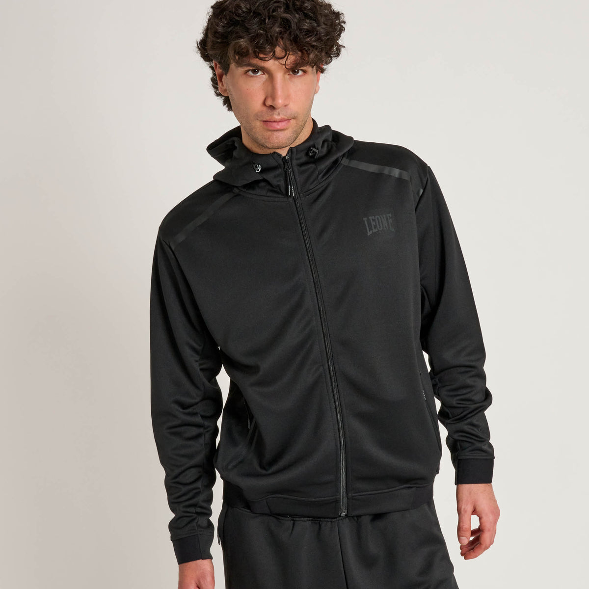 FELPA CON CAPPUCCIO BLACK LION