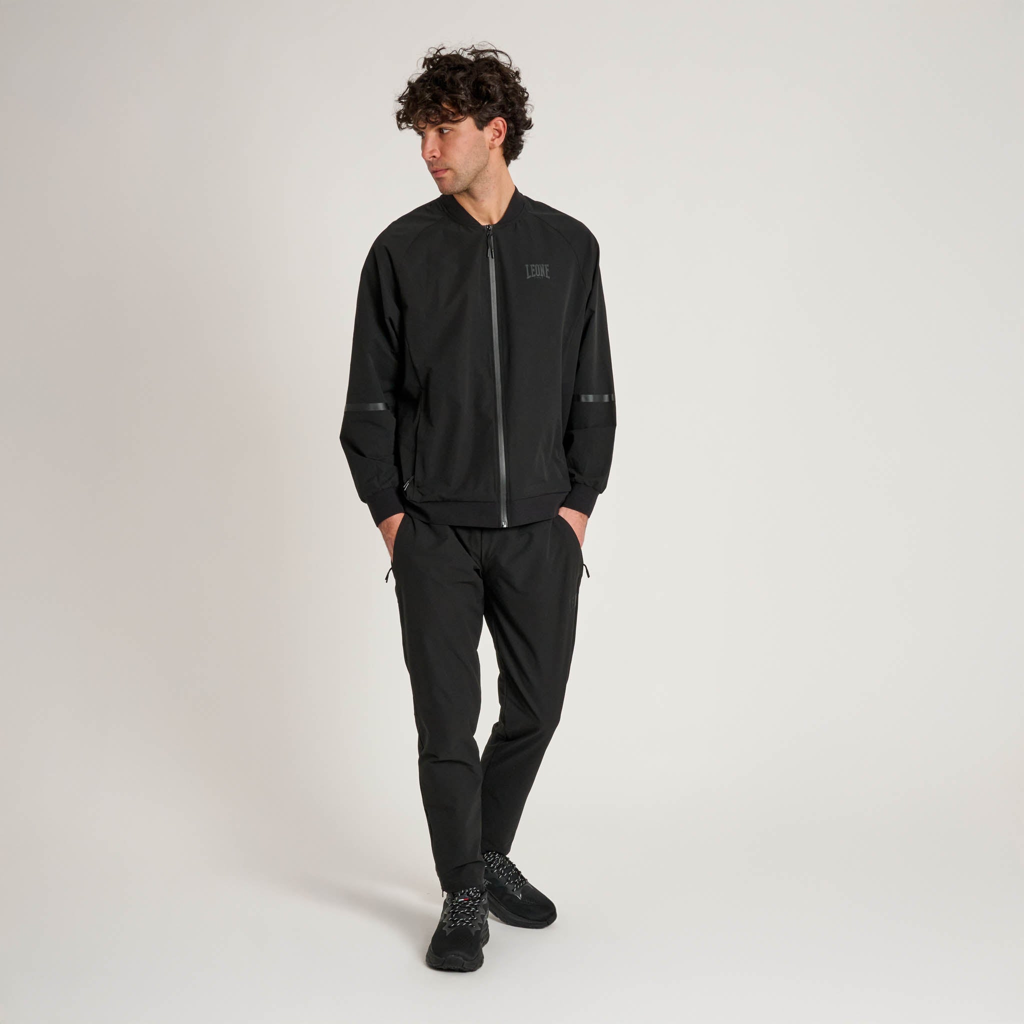 LIGHTWEIGHT BLACK LION TROUSERS