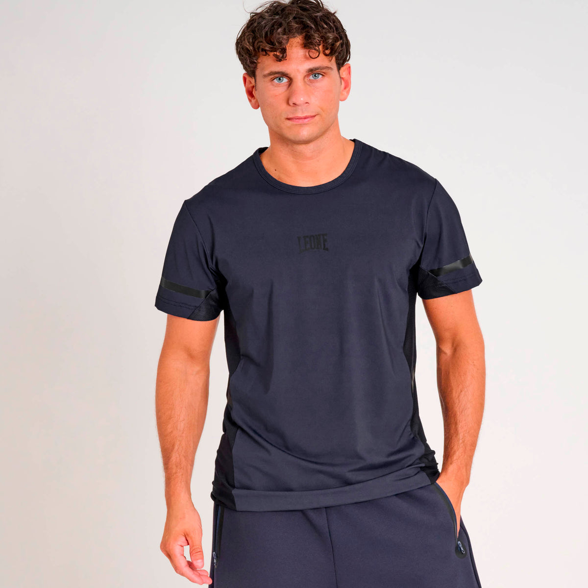 T-SHIRT BLACK LION